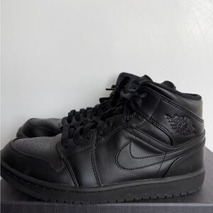 Nike Jordan 1 Mid triple black